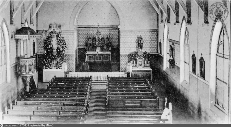Interior de la iglesia Sta. Maria, Sta. Cruz